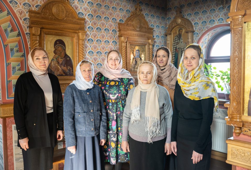 Директор м. Ольга и преподаватели Воскресной школы